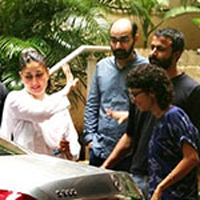 Kareena Kapoor Spotted At Aamir Khans Residence