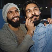 Ranveer Singh Catches Fans Reactions