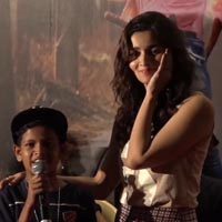 Alia Bhatt Gets Embarrassed By A Little Fans Gesture