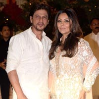 Shahrukh Khan With Wife Gauri At Ambani House