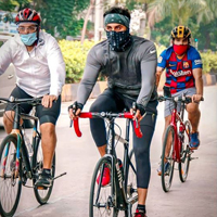 Ranbir Kapoor Goes Cycling With His Gang On Mumbai Streets